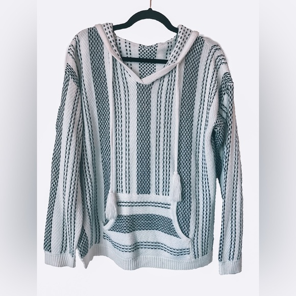 Womans Boho Beach Style Hoodie - Picture 4 of 7